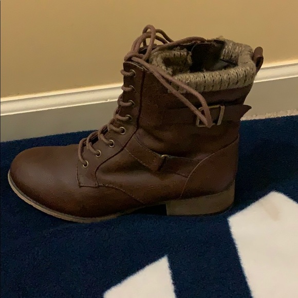 Girls Boots - Picture 3 of 5